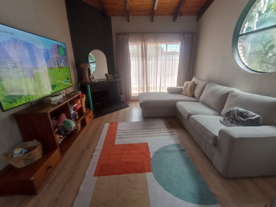 To Let 3 Bedroom Property for Rent in Kannoniers Park North West